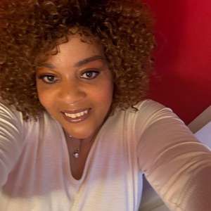 Meet your Posher, Deedra